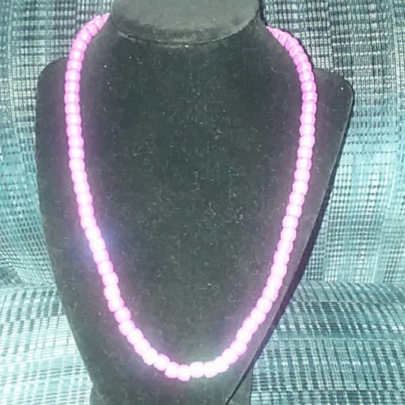 Purple/Pink beaded necklace - Picture 2 of 2